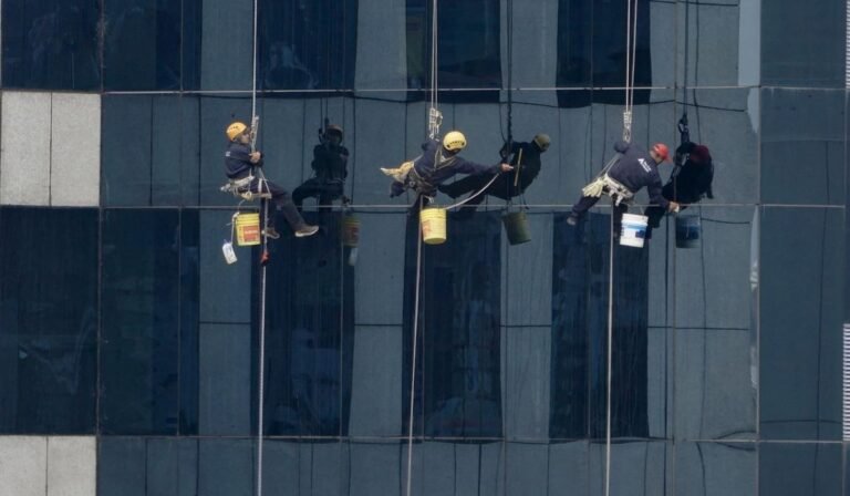 High-Quality Commercial Cleaning Bath for Modern Work Environments