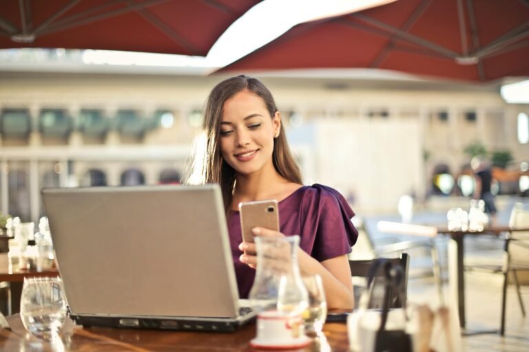 How Small Business Owners Can Stay Financially Stable While Expanding Fast